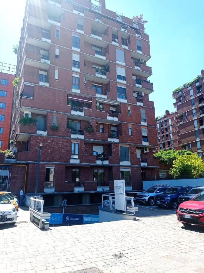 Apartamento ! Tiffany ! Cinema - Metro 5 Min - 70Mq Milán Exterior foto